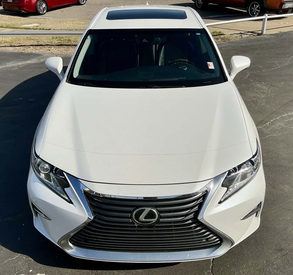 Used 2016 Lexus ES 350 w/ Luxury Package w/Wood Trim image 11
