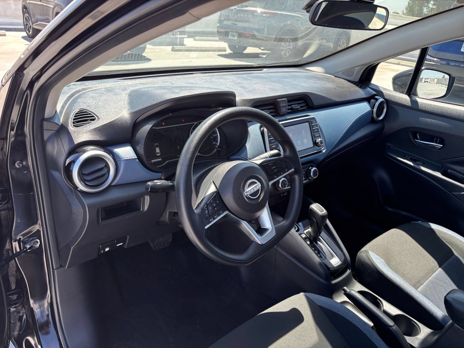 Used 2025 Nissan Versa SV FWD image 32