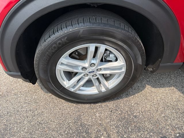 Used 2023 Ford Explorer XLT w/ Equipment Group 202A AWD/4WD image 30