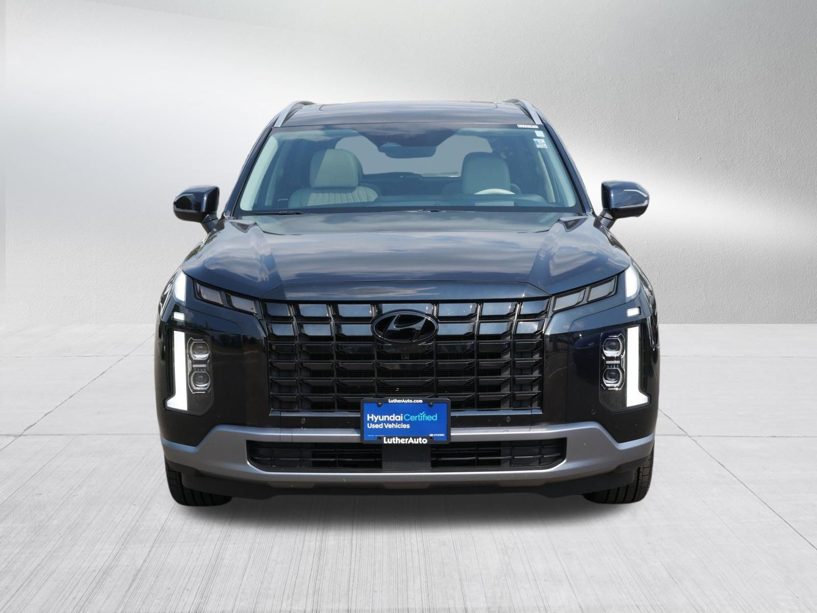 Certified 2023 Hyundai Palisade Limited w/ Cargo Package AWD/4WD image 2