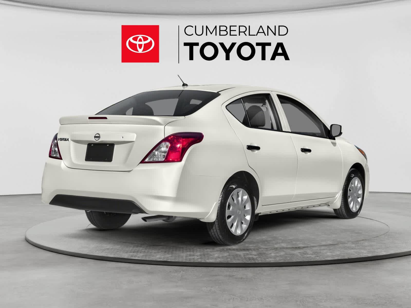 Used 2018 Nissan Versa S Plus FWD image 2