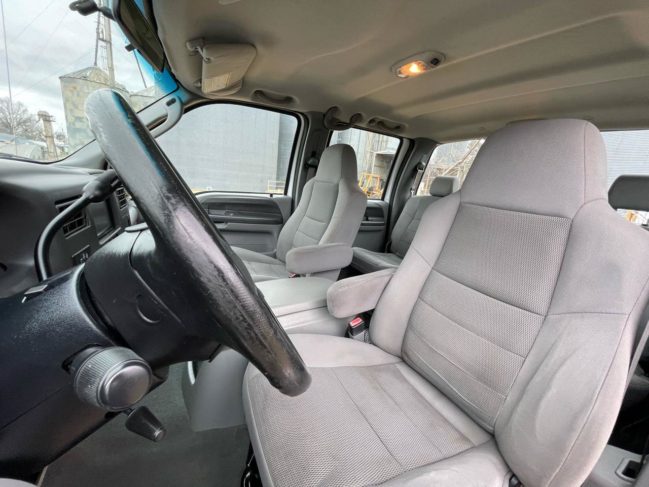 Used 2004 Ford F250 XLT AWD/4WD image 9