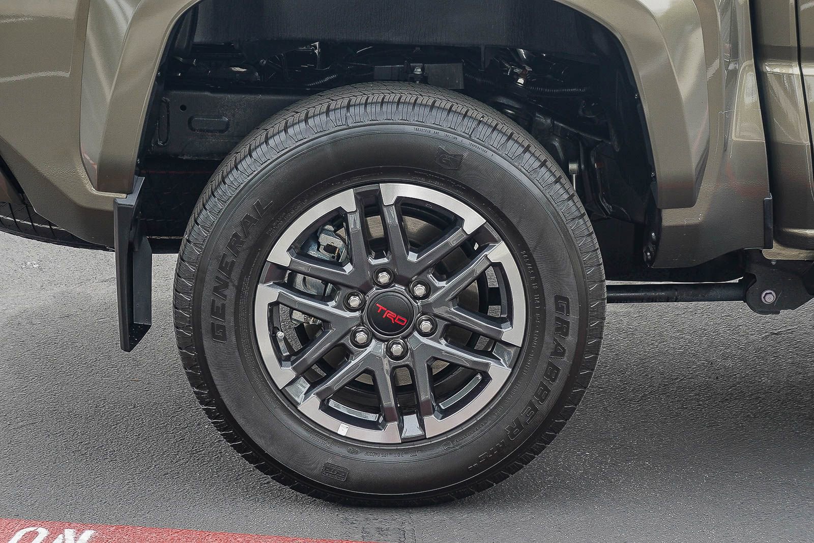 Certified 2024 Toyota Tacoma TRD Sport w/ TRD Sport Premium Package AWD/4WD image 13