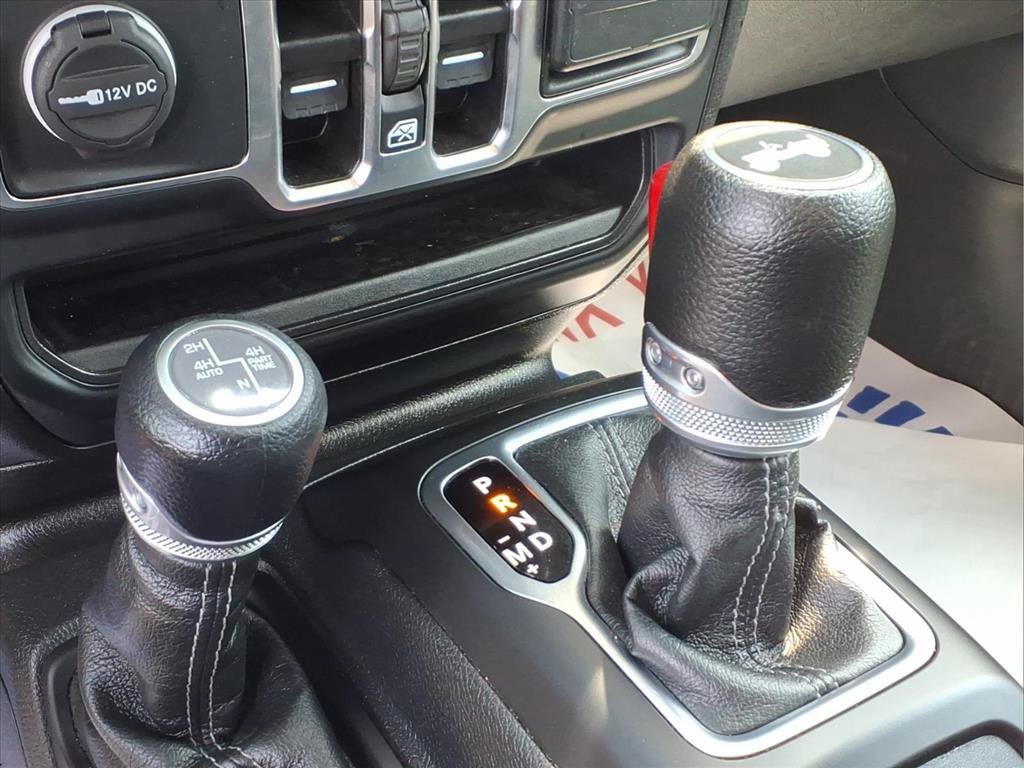 Used 2024 Jeep Wrangler Unlimited Sahara AWD/4WD image 8