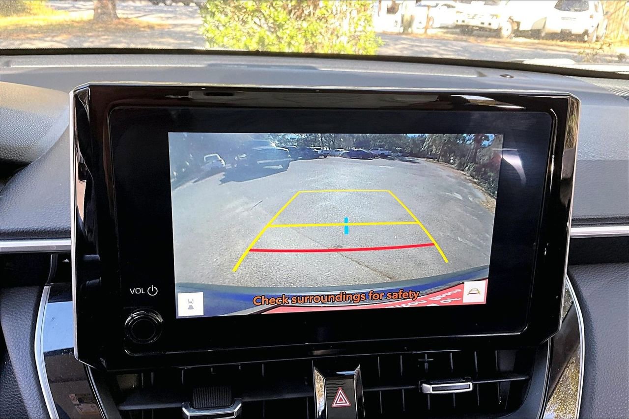 Used 2024 Toyota Corolla Cross XLE image 13