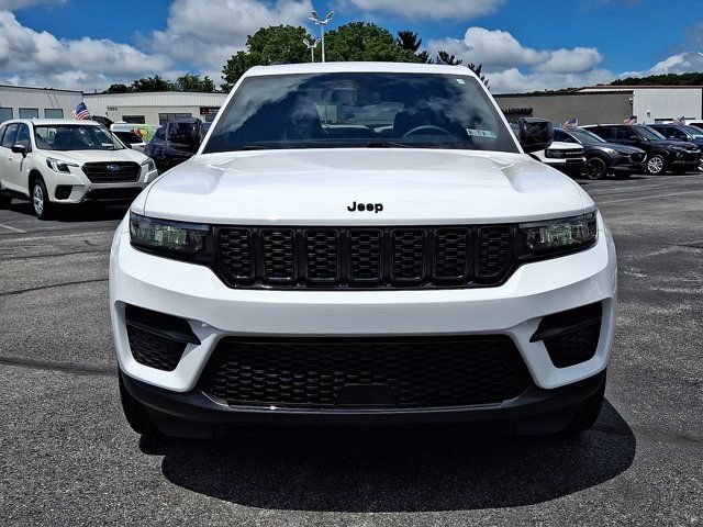 Certified 2023 Jeep Grand Cherokee Altitude AWD/4WD image 2