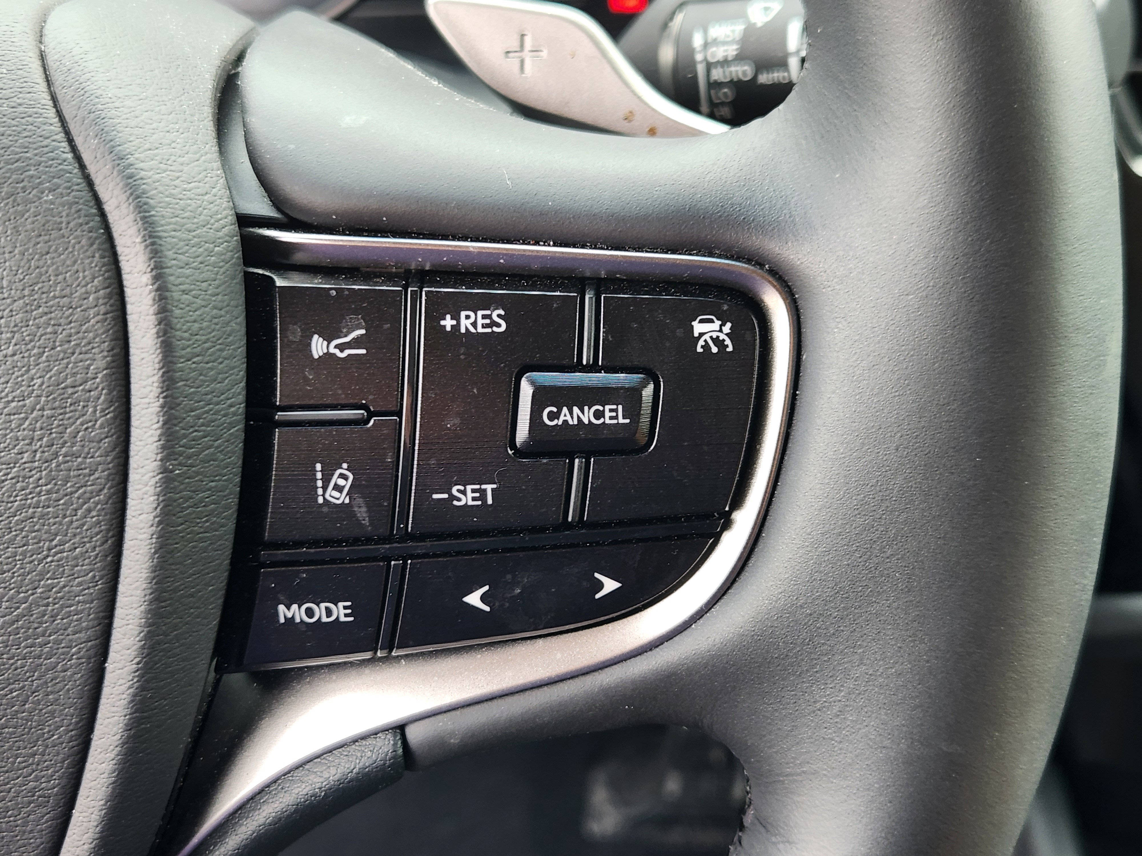 Used 2022 Lexus ES 300h w/ Premium Package FWD image 24