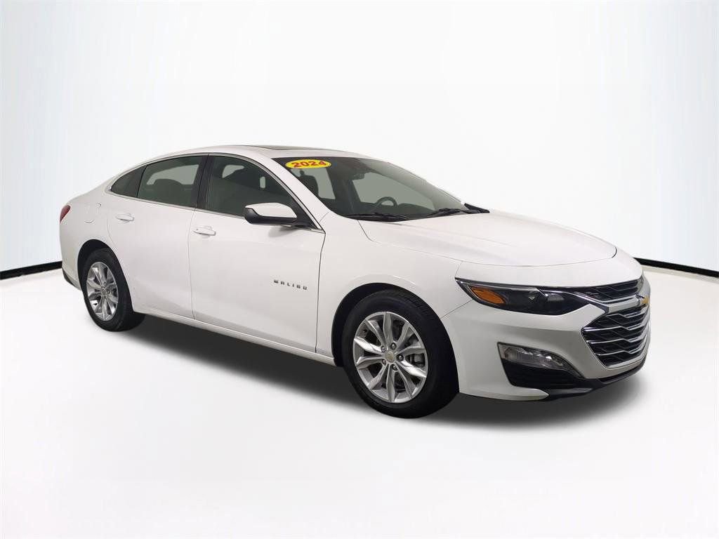 Used 2024 Chevrolet Malibu LT image 2