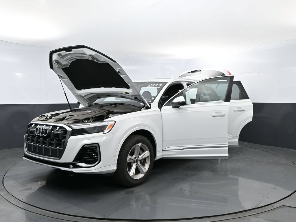 Used 2025 Audi Q7 3.0T Premium w/ Convenience Package AWD/4WD image 27