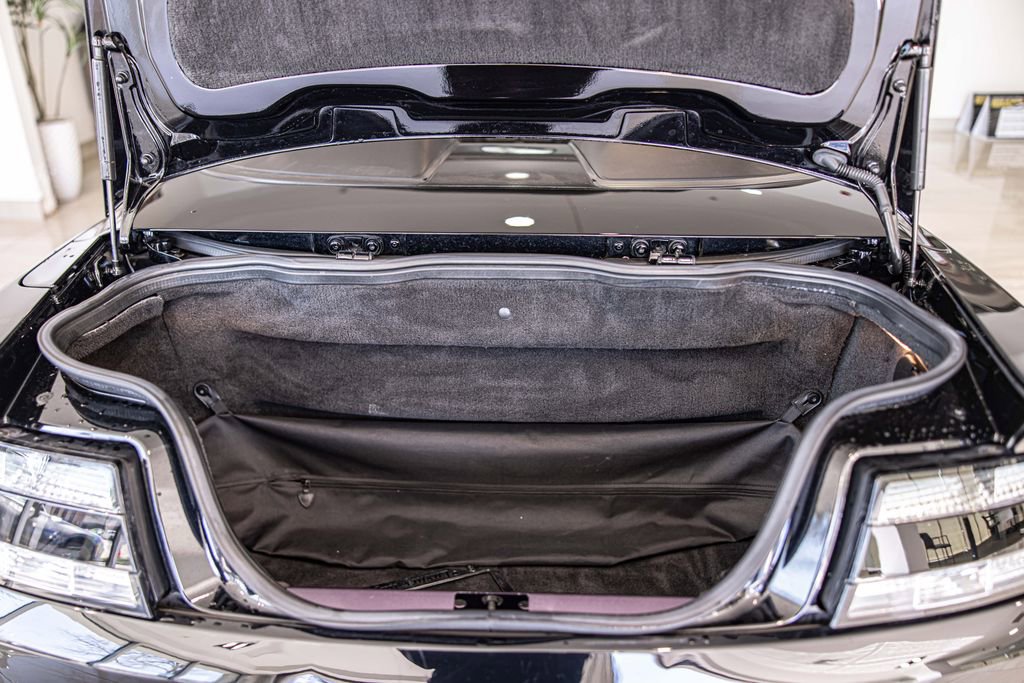 Used 2010 Aston Martin V8 Vantage Roadster RWD image 16