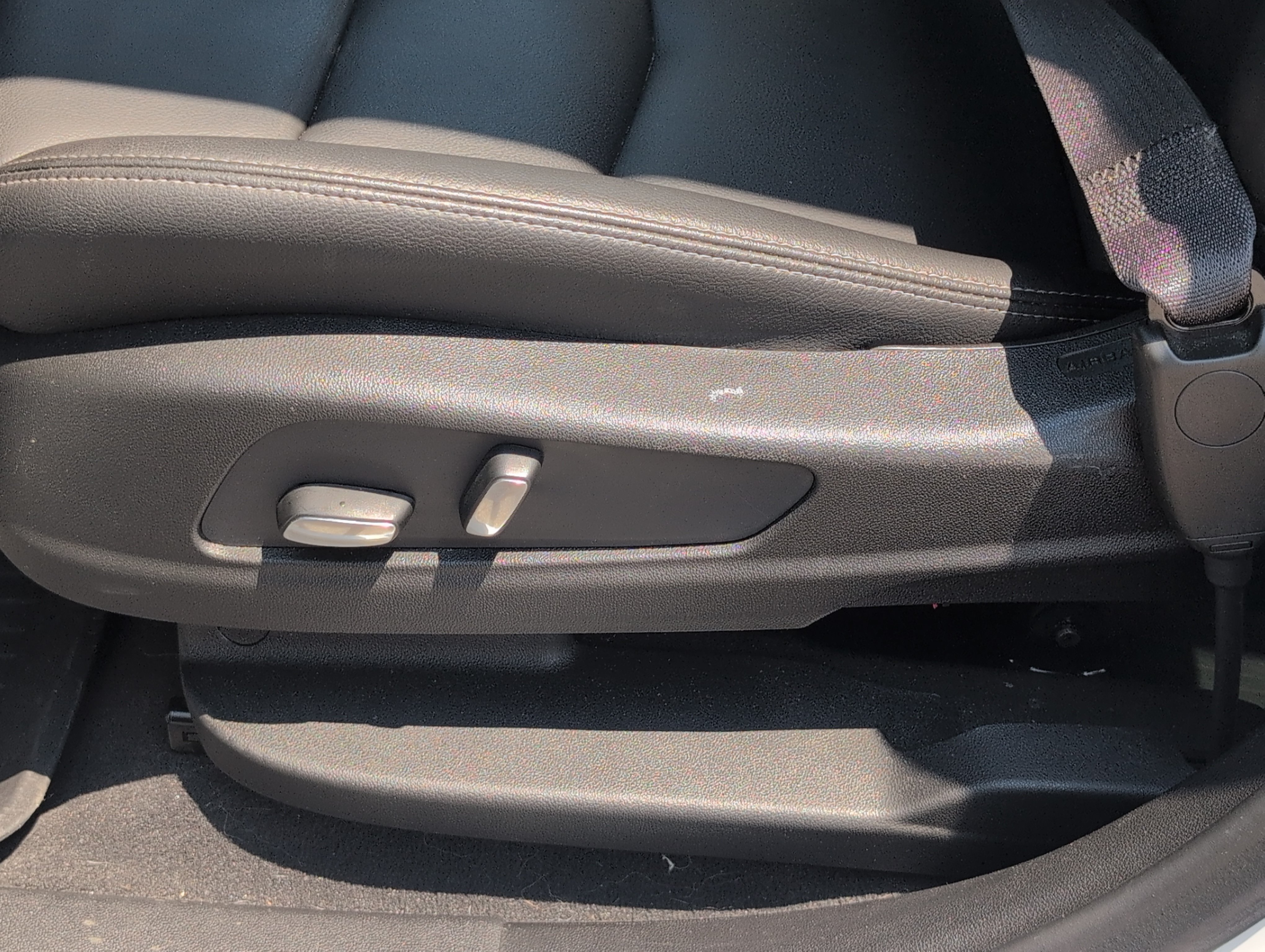 Certified 2024 Cadillac XT6 Luxury w/ LPO, Floor Liner Package AWD/4WD image 15