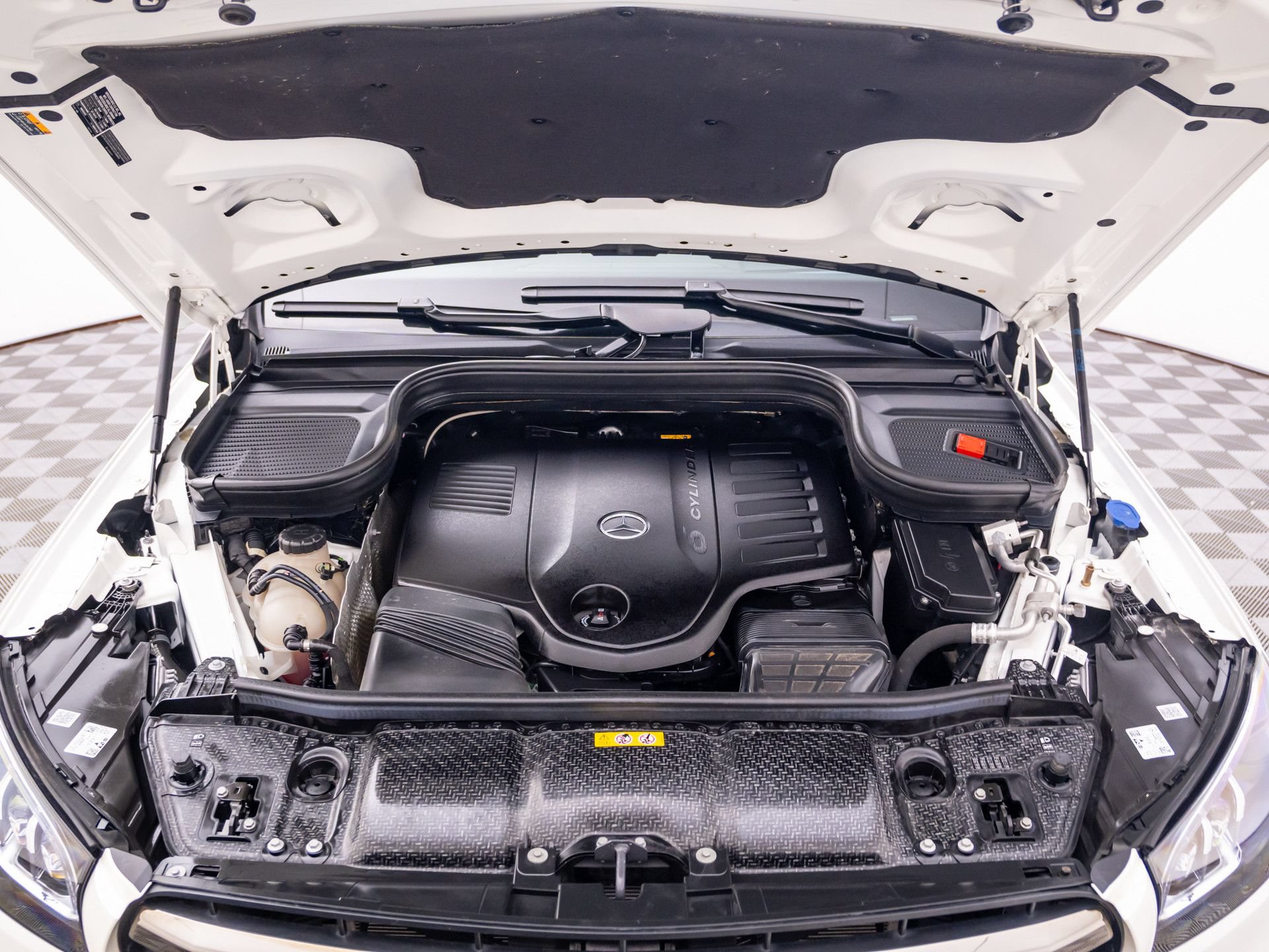 Used 2024 Mercedes-Benz GLS 450 4MATIC image 34