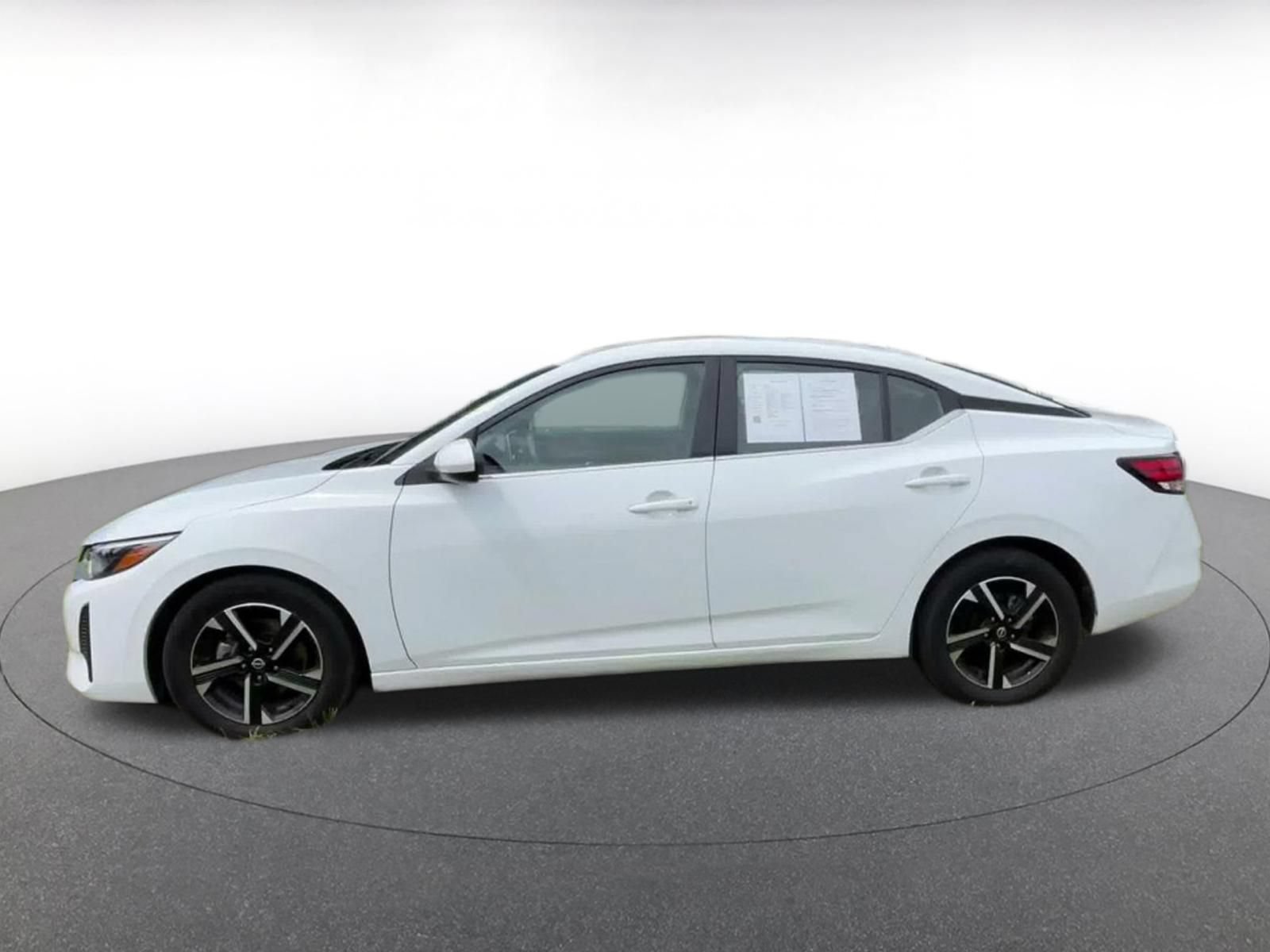 Used 2025 Nissan Sentra SV FWD image 8