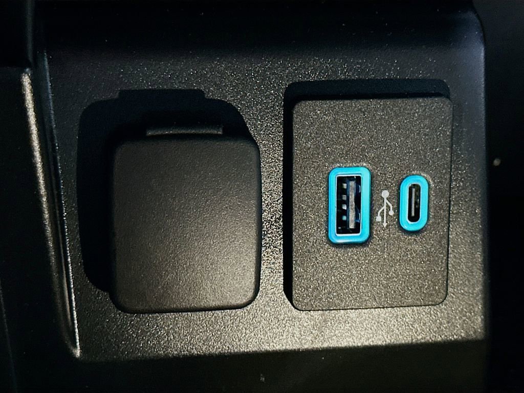 Used 2021 Ford Explorer Platinum w/ Equipment Group 601A image 33