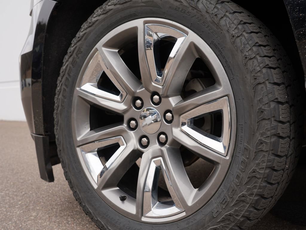 Used 2017 Chevrolet Suburban Premier image 31