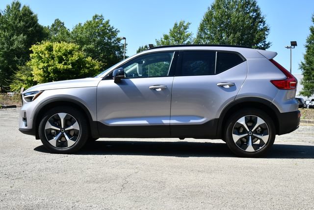 Certified 2026 Volvo XC40 B5 Plus AWD/4WD image 4