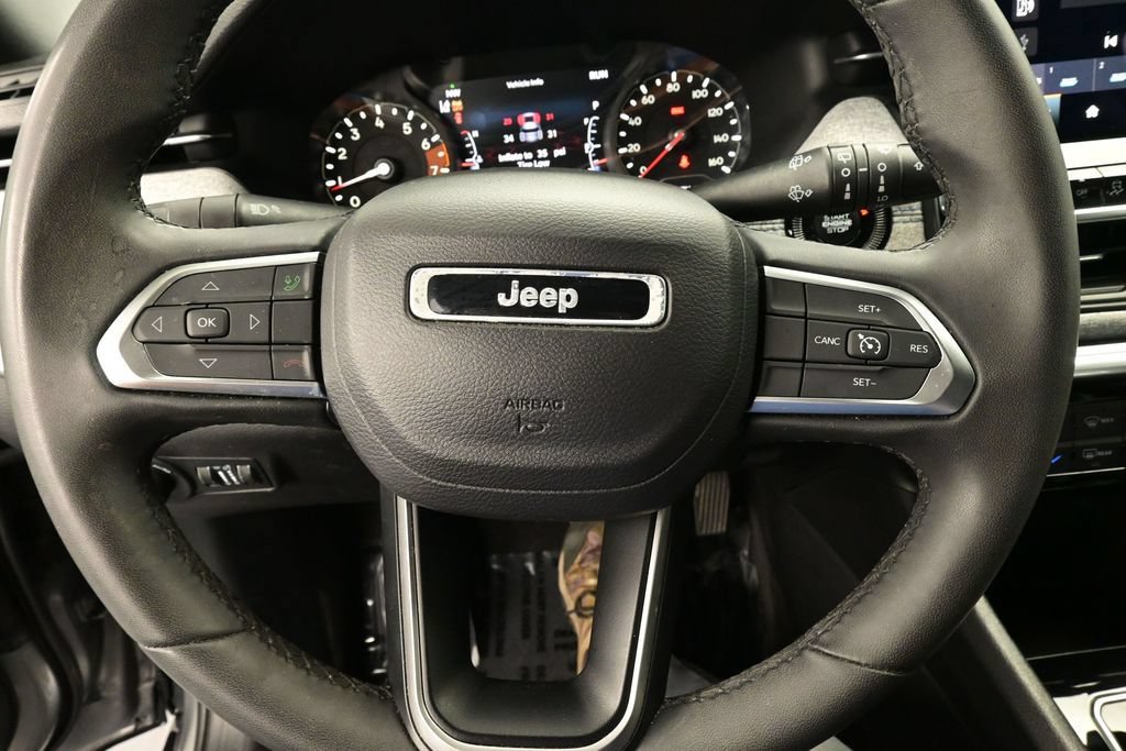 Used 2024 Jeep Compass Latitude AWD/4WD image 36