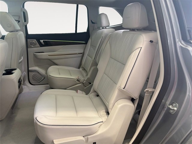 Used 2025 Buick Enclave Avenir w/ Super Cruise Package image 11