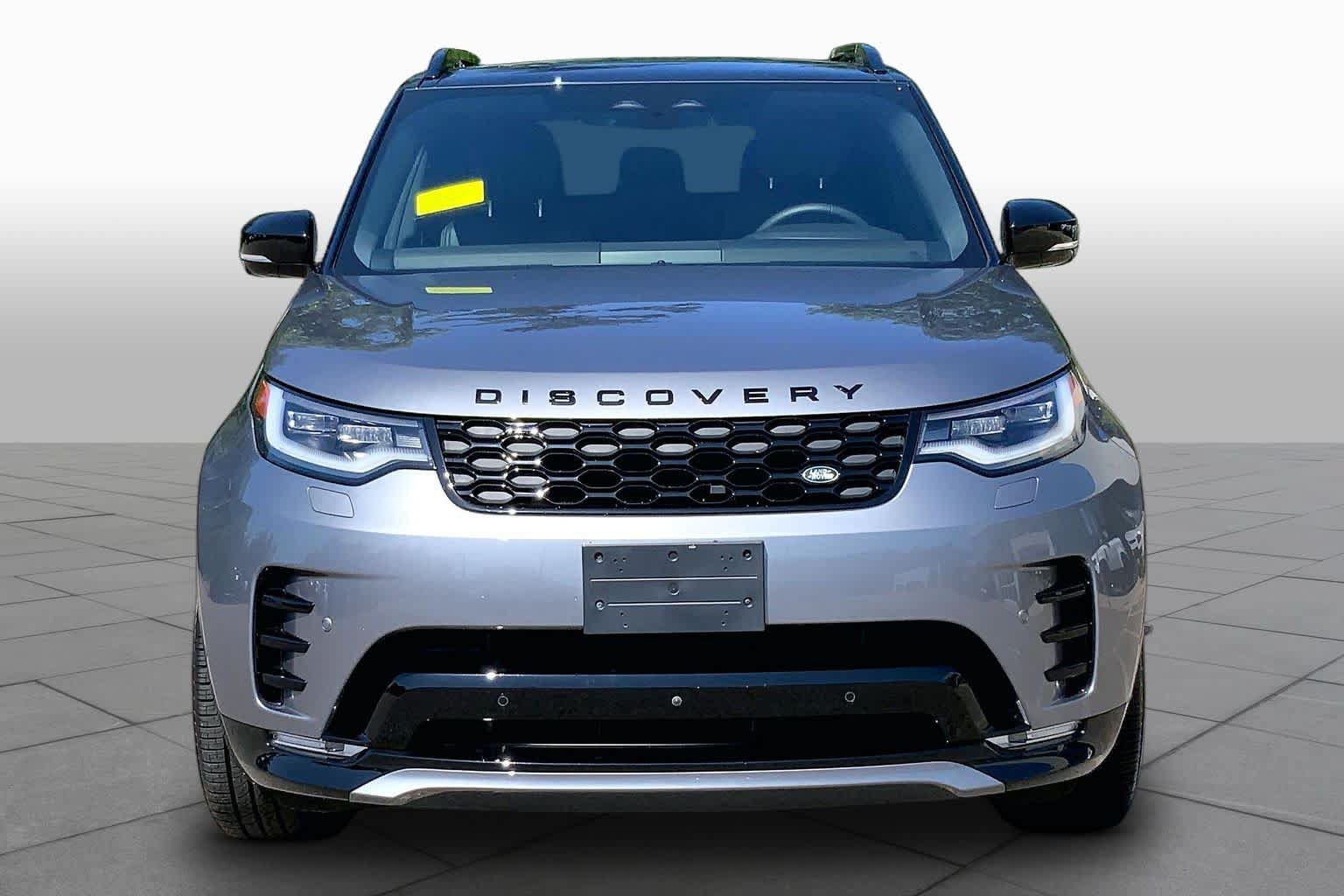 Used 2025 Land Rover Discovery Dynamic SE AWD/4WD image 4