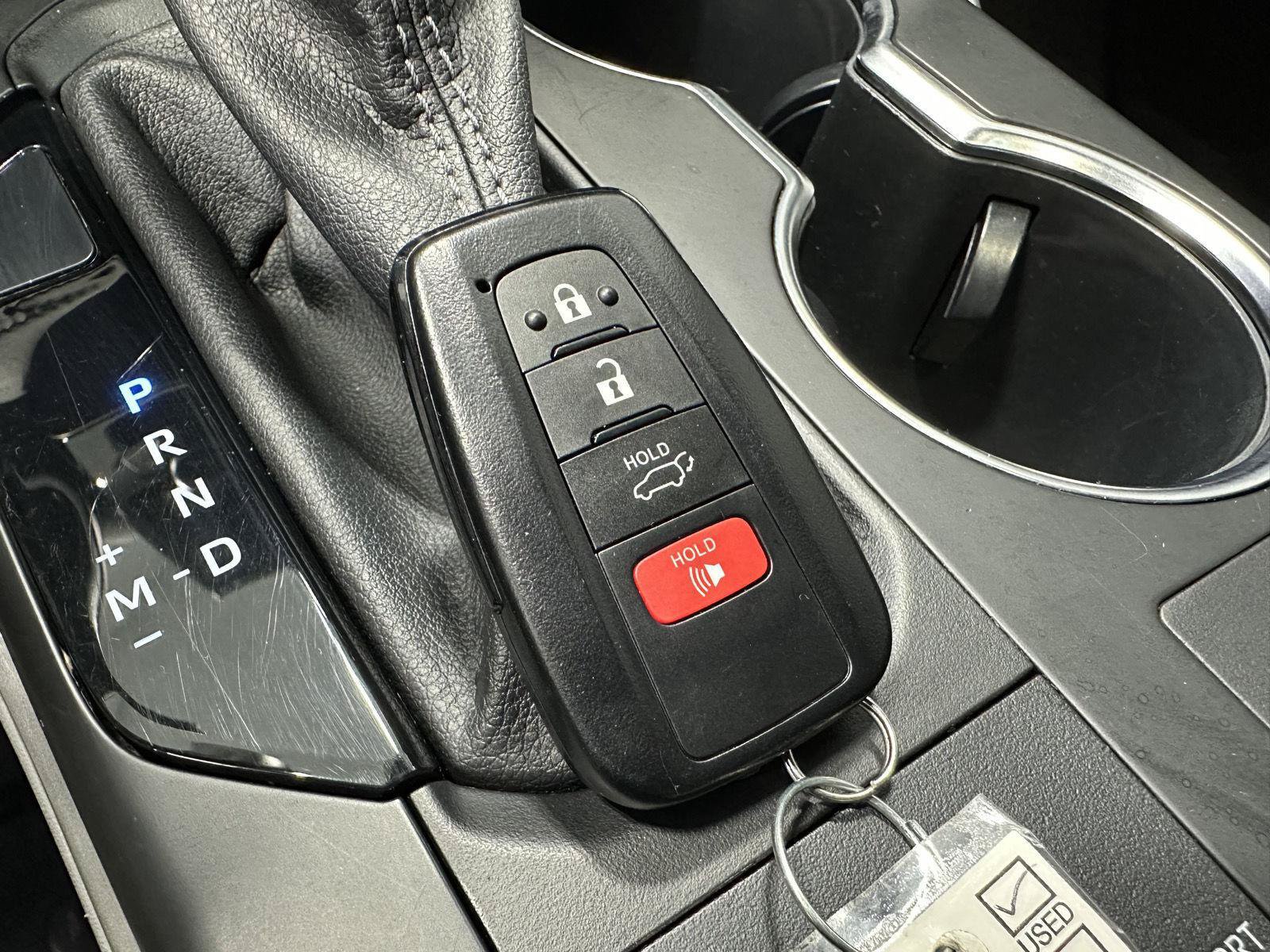 Used 2023 Toyota Highlander XLE FWD image 30