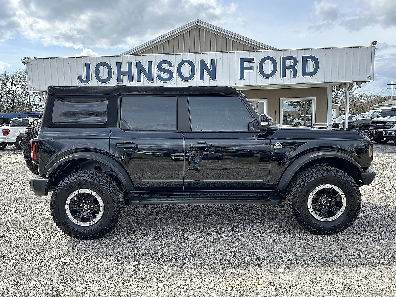 Used 2021 Ford Bronco Outer Banks w/ Sasquatch Package image 2