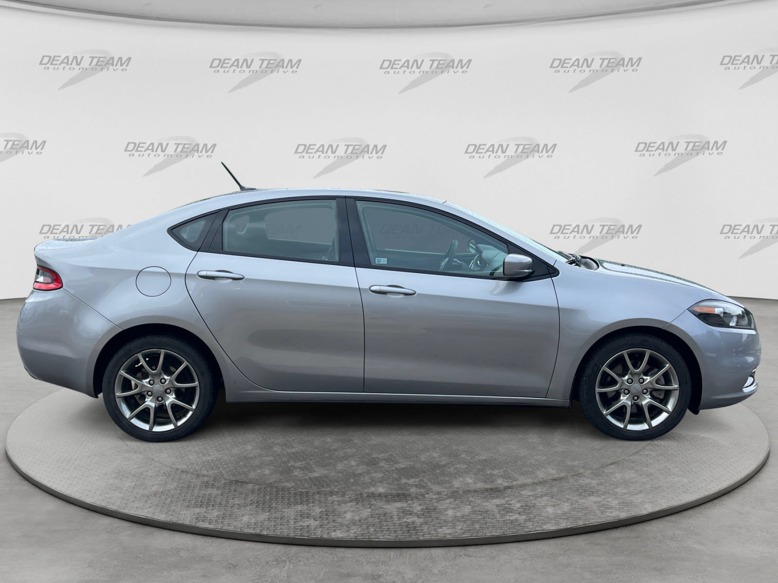 Used 2015 Dodge Dart SXT w/ Sun/Sound Group FWD image 9