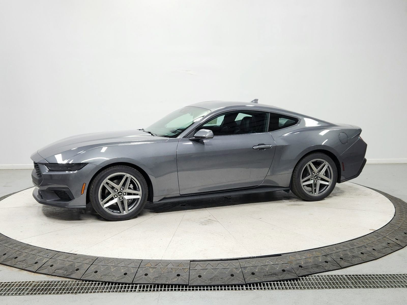 New 2026 Ford Mustang Coupe image 4