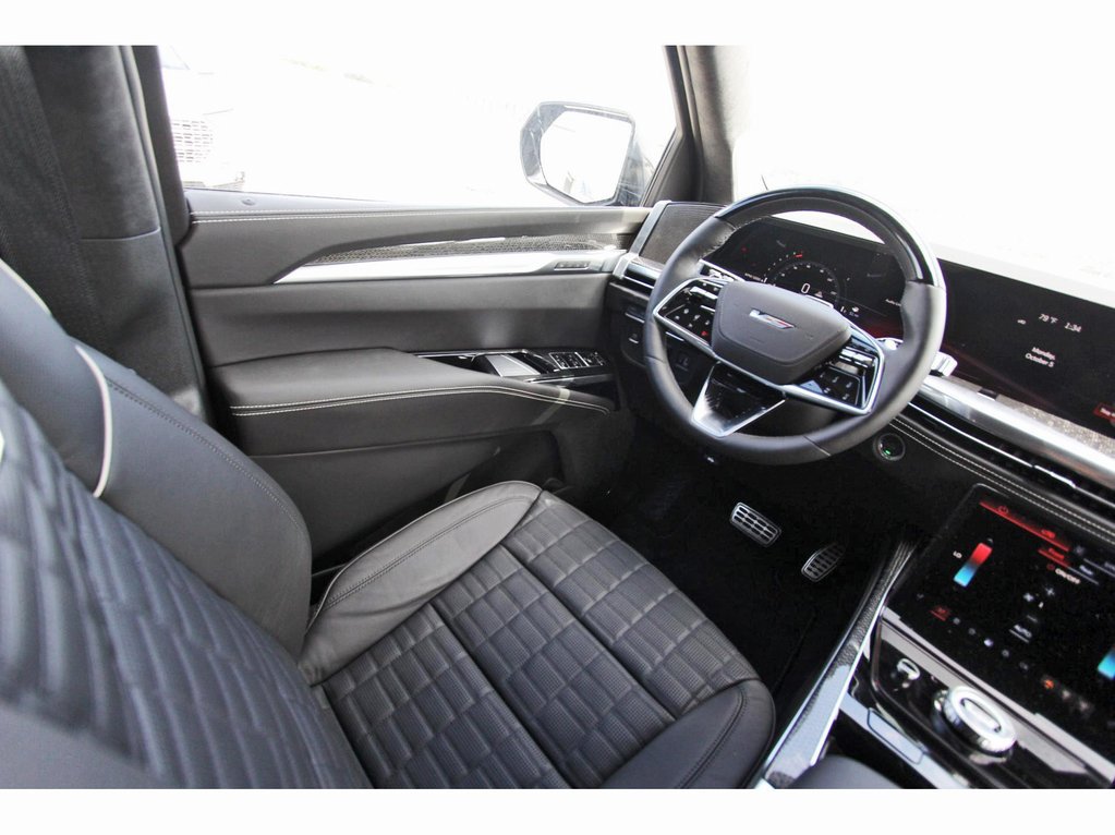 New 2026 Cadillac Escalade V w/ LPO, ONYX Package AWD/4WD image 8