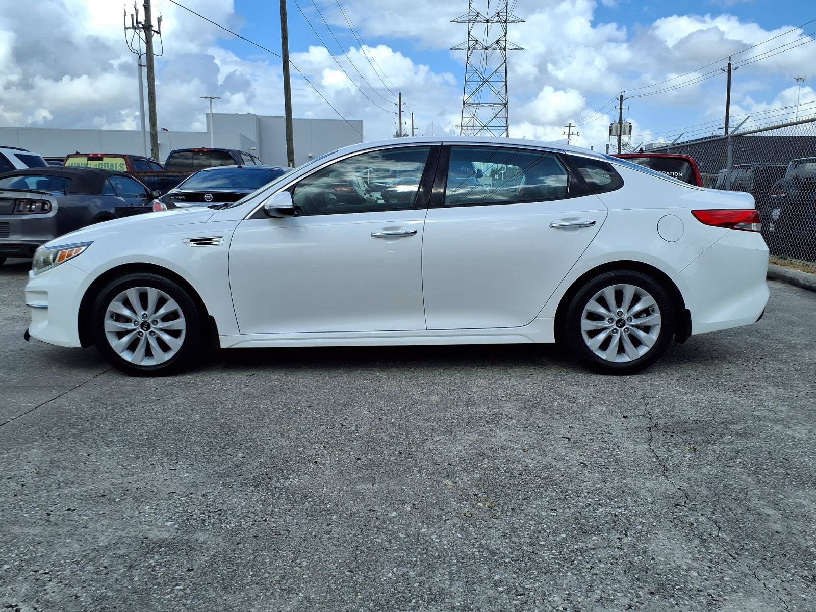 Used 2016 Kia Optima EX FWD image 22