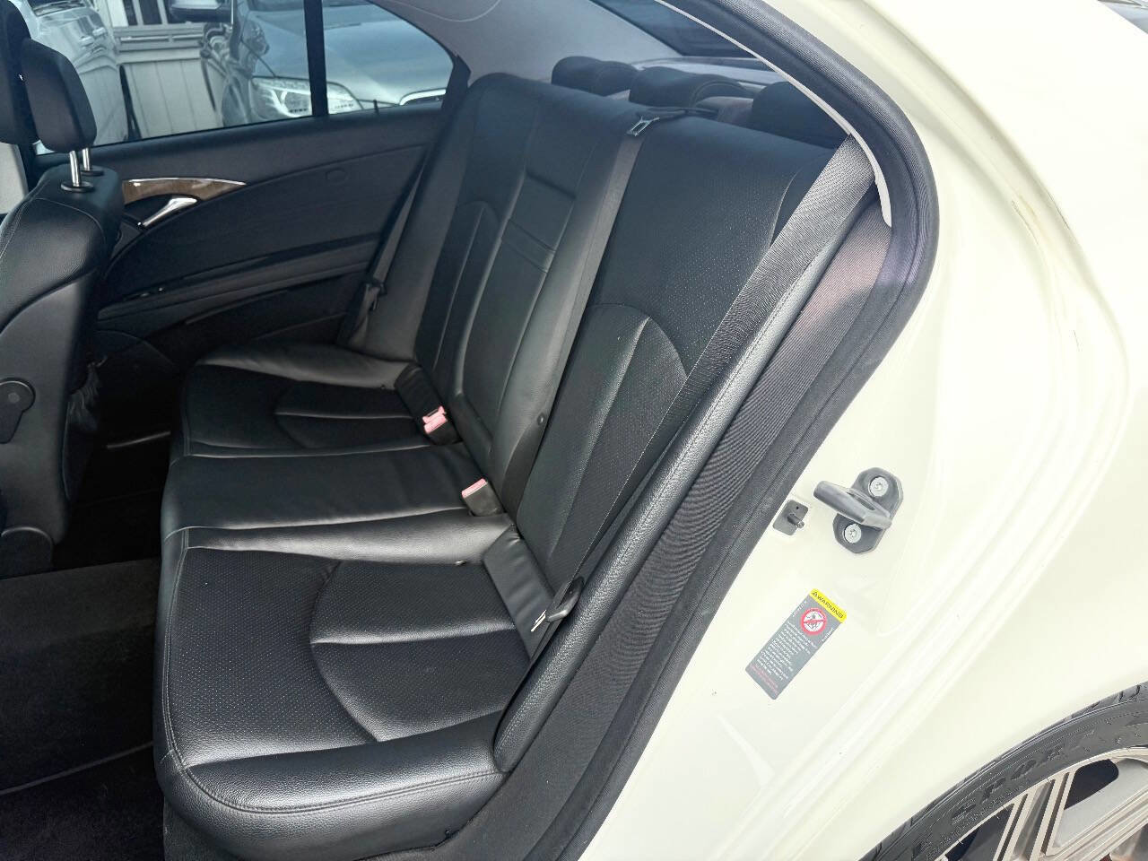 Used 2009 Mercedes-Benz E 350 Sedan image 12