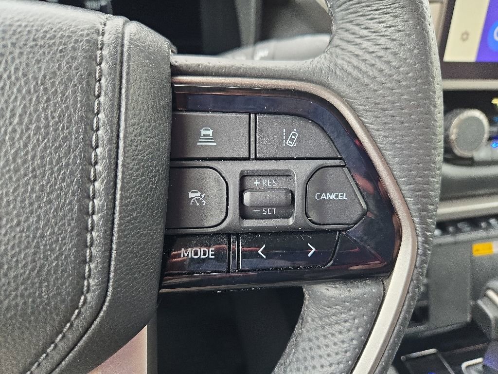 Used 2024 Toyota Tundra Limited AWD/4WD image 18