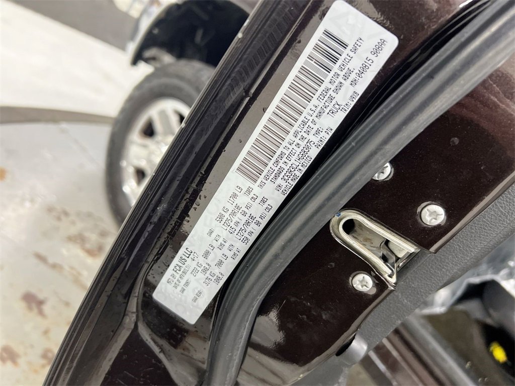 Used 2017 RAM 3500 Tradesman w/ Chrome Appearance Group image 25