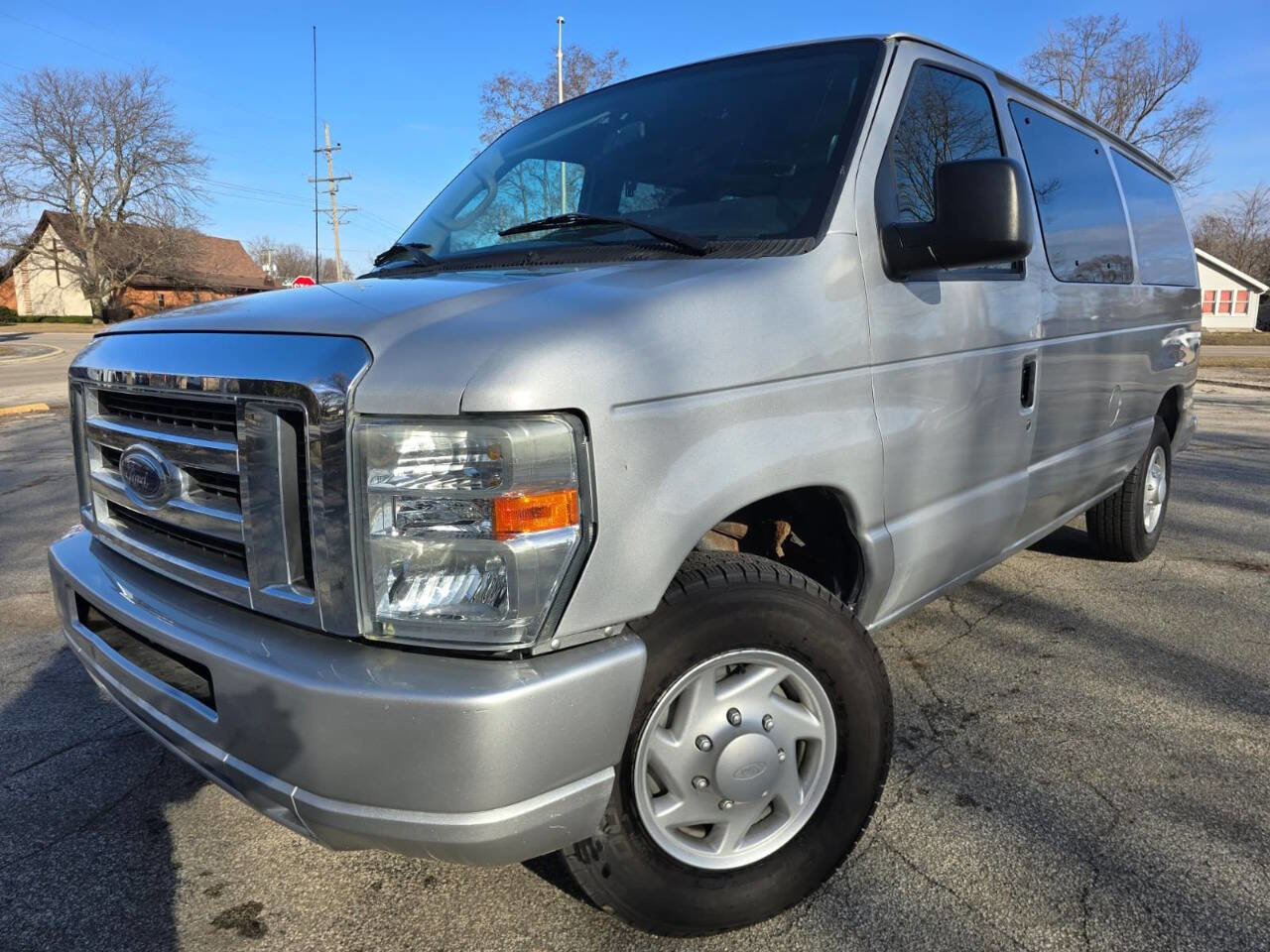 Used 2009 Ford E-150 and Econoline 150 E 150 3dr Cargo Van RWD image 1