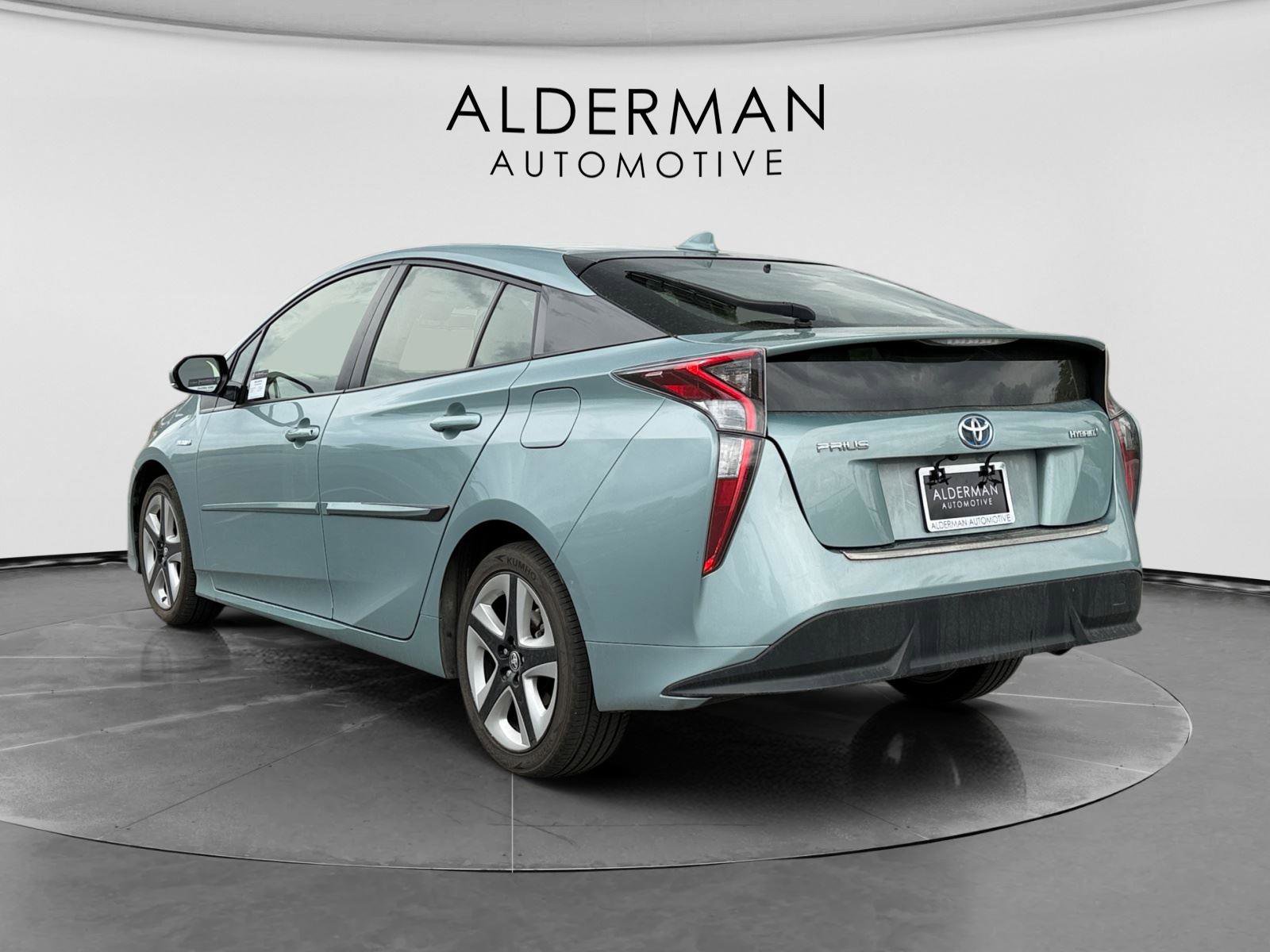 Used 2017 Toyota Prius Three Touring w/ Carpet Mat Package image 3