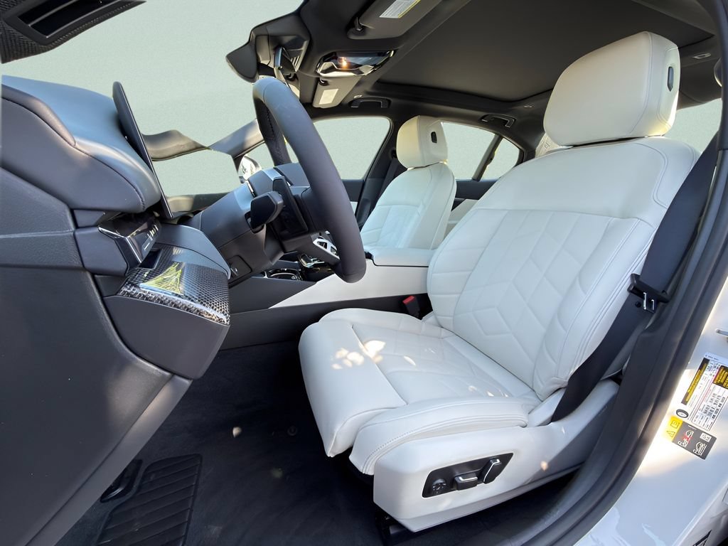 New 2027 BMW 550e xDrive w/ Executive Package AWD/4WD image 10