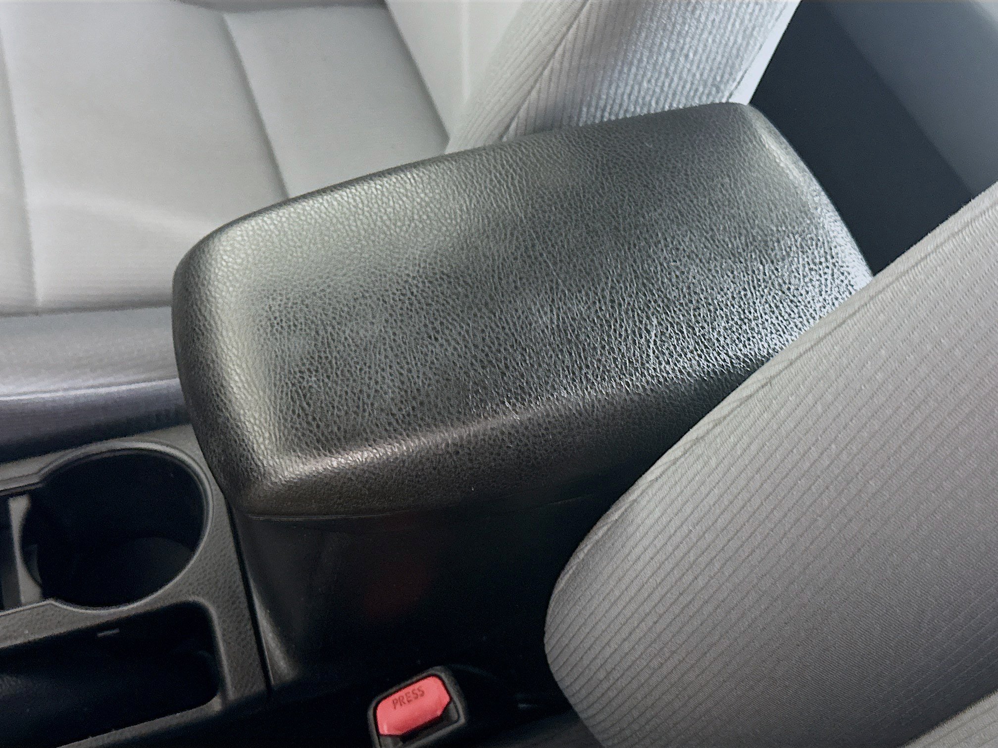 Used 2017 Toyota Corolla L w/ Carpet Mat Package (TMS) FWD image 18