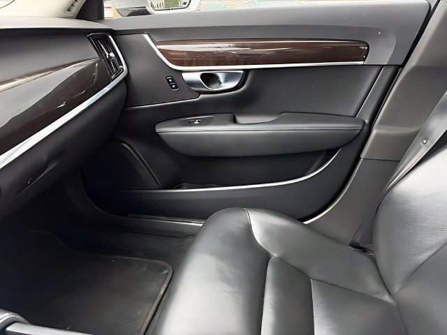 Used 2018 Volvo S90 T5 Momentum w/ Convenience Package FWD image 27