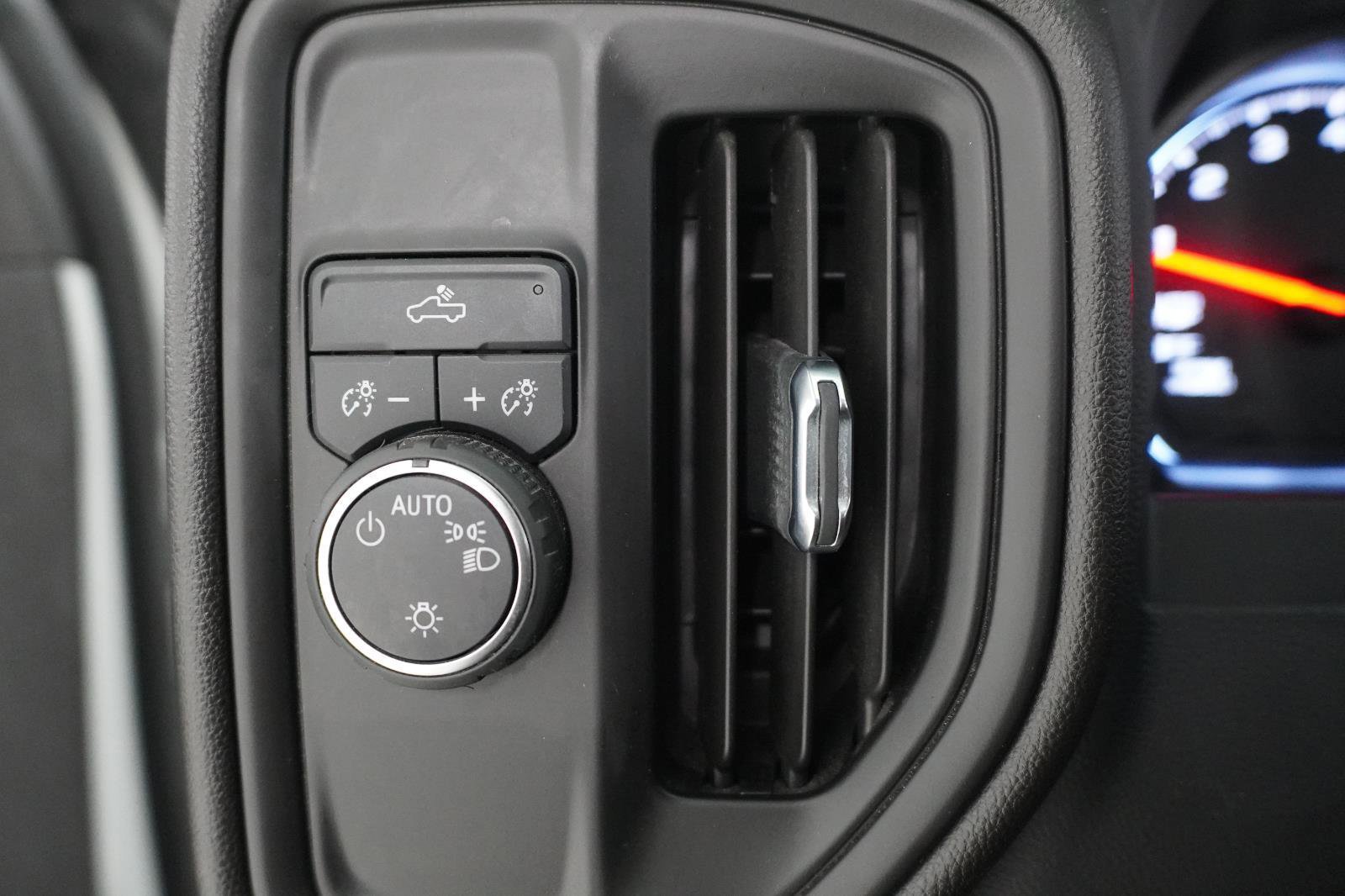 Used 2022 Chevrolet Silverado 1500 Custom image 9