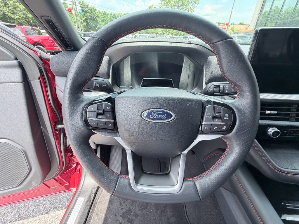 Used 2025 Ford Explorer ST-Line w/ ST-Line Street Pack AWD/4WD image 15