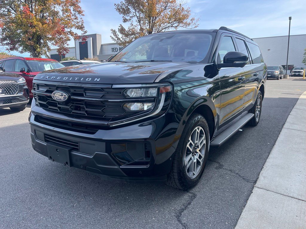 Certified 2025 Ford Expedition Max Active AWD/4WD image 3