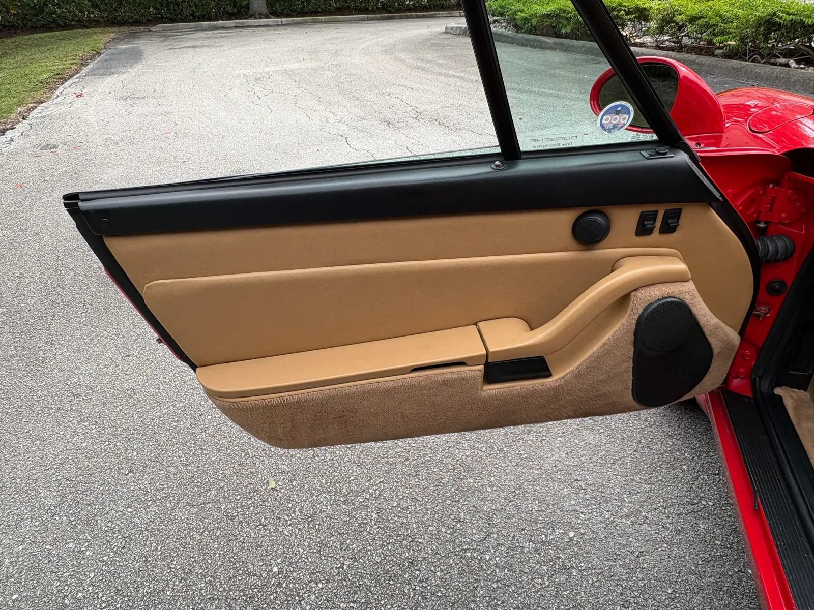 Used 1998 Porsche 911 Cabriolet image 32