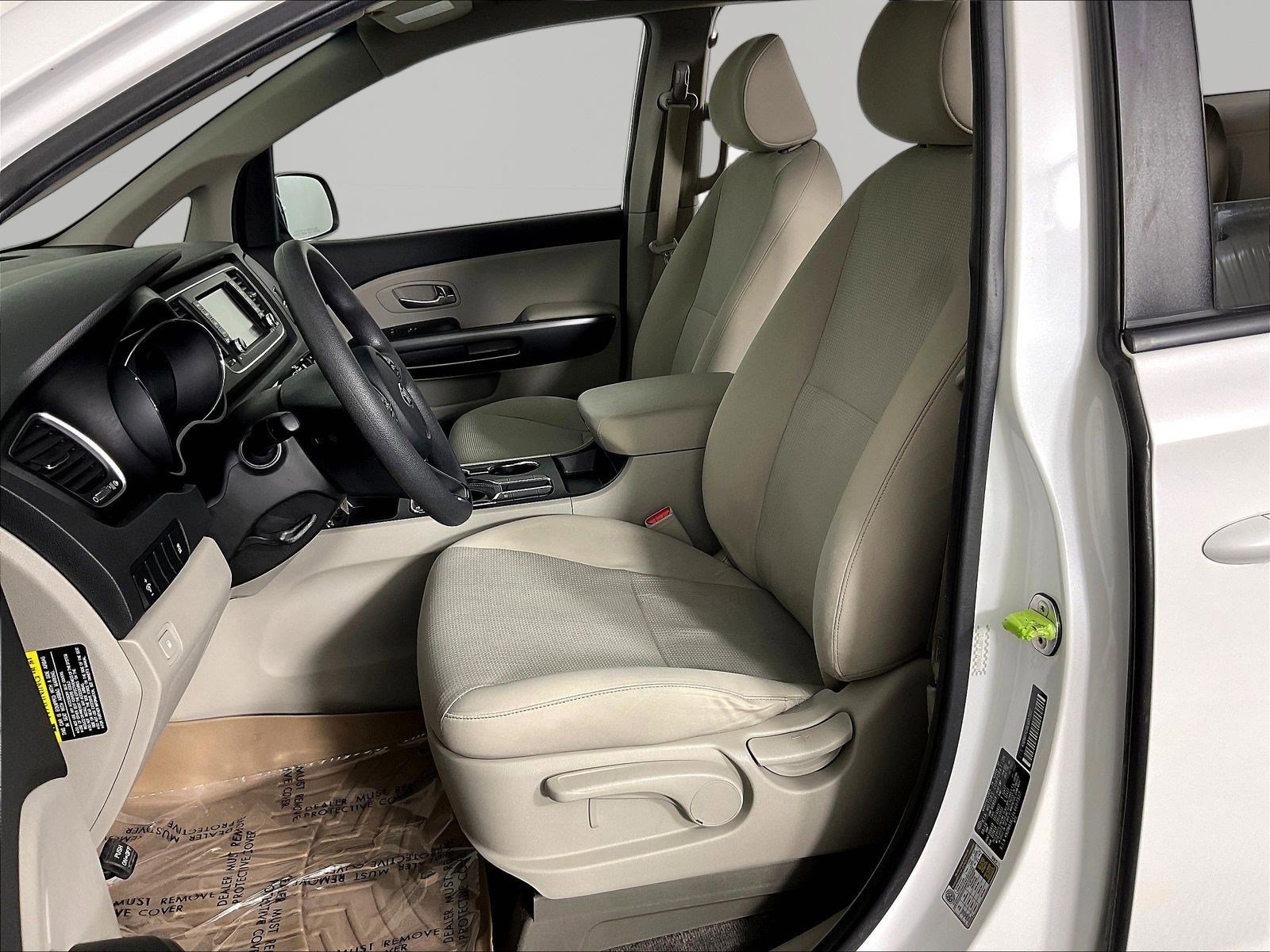 Used 2020 Kia Sedona L FWD image 21