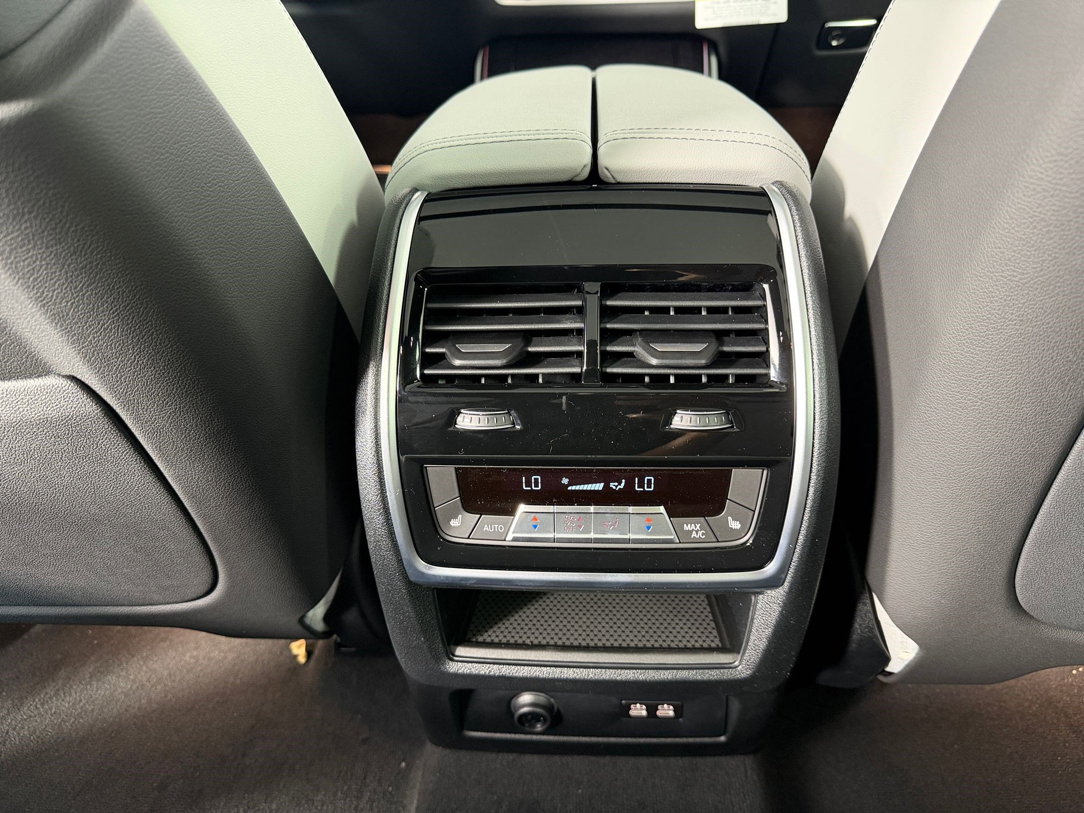 New 2026 BMW X5 xDrive40i w/ M Sport Package AWD/4WD image 30