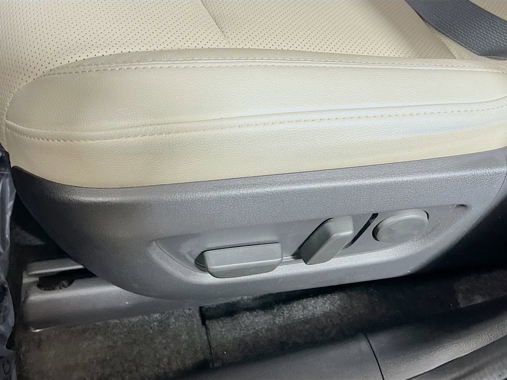 Used 2024 MAZDA CX-90 Plug-In Hybrid w/ Preferred image 17