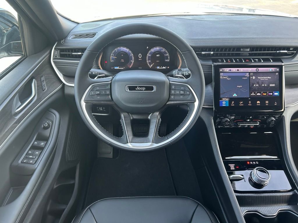New 2025 Jeep Grand Cherokee Limited image 3