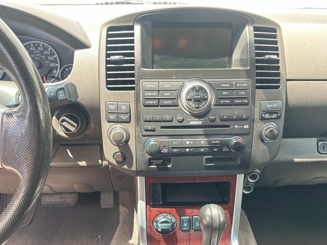 Used 2010 Nissan Pathfinder LE w/ Navigation Pkg image 11