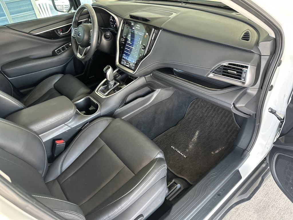 Used 2025 Subaru Outback Limited AWD/4WD image 37