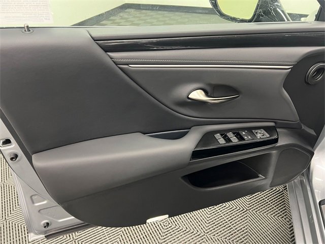 Certified 2025 Lexus ES 350 image 9