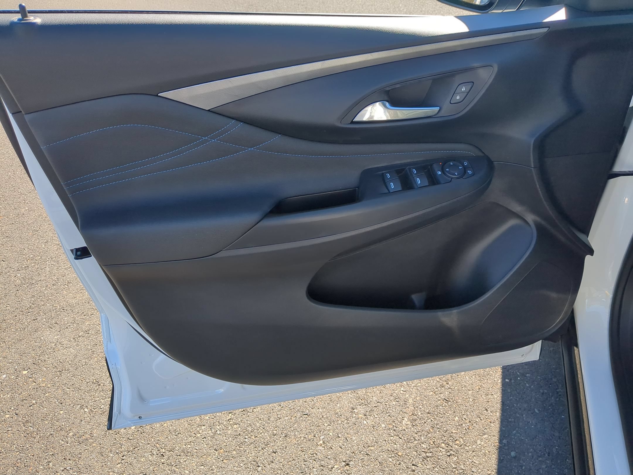 Used 2025 Buick Envista Sport Touring FWD image 19