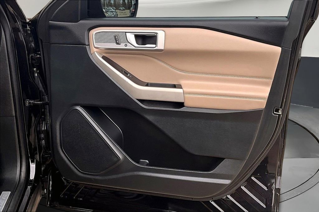 Used 2021 Ford Explorer Limited w/ Hybrid Equipment Group 310A image 26